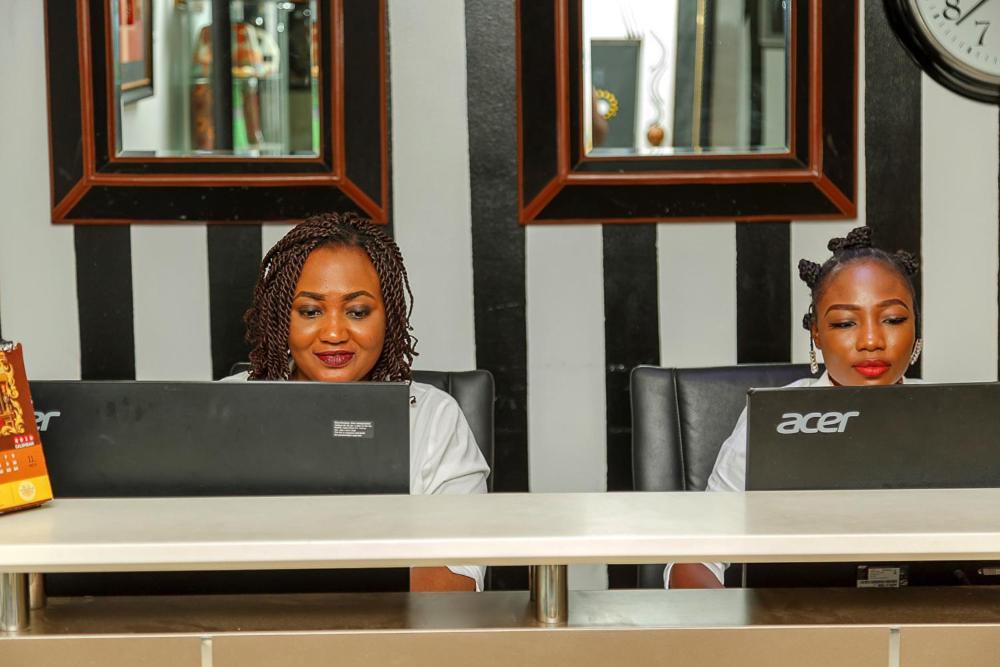 Apartment Royale Hotel & Suite Lagos Luaran gambar