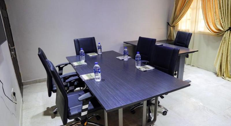 Apartment Royale Hotel & Suite Lagos Luaran gambar